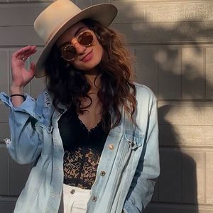 Meet your Posher, Kaylin